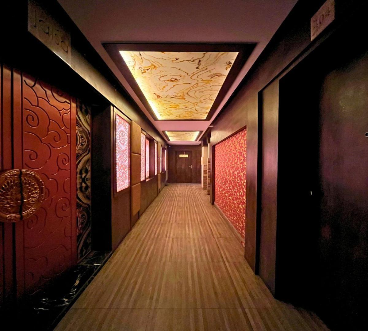Hotel Runway Inn Pura Raghunath Bagian luar foto